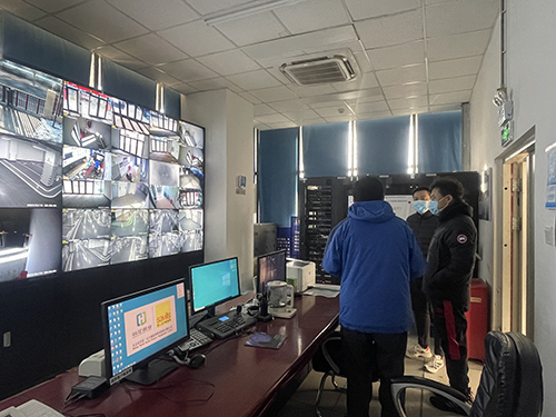 1656092049233427.jpg 慰問組了解貝倫產業(yè)園中控室情況.jpg